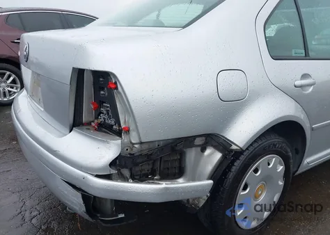 2001 Volkswagen Jetta Gls z USA, uszkodzony, nr VIN 3VWSK69M71M219318